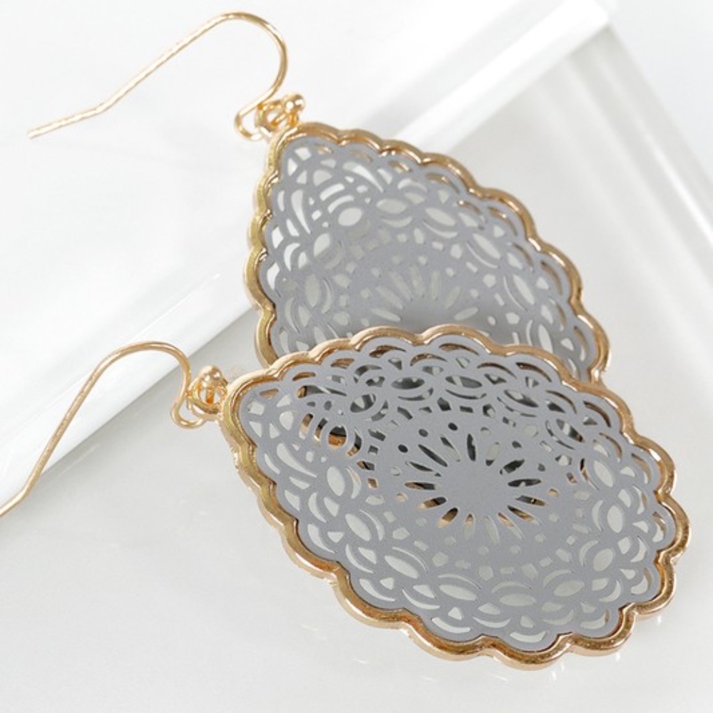 DAYNA Tear Drop Earrings - 8 colors - Picture 2 of 8
